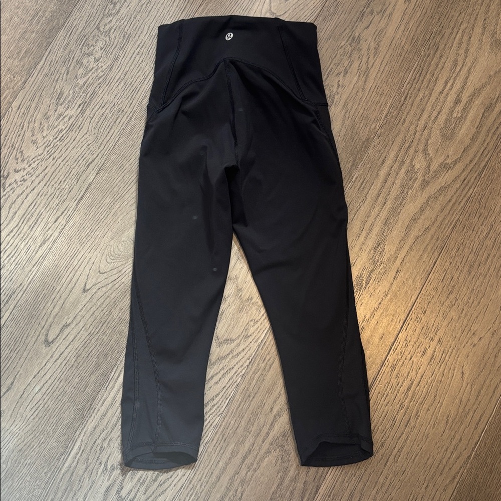 Black Lululemon cropped  Leggings size 2